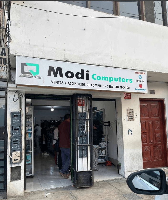 Fachada y Sede Principal de MODI COMPUTER en Chimbote